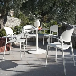 Sedia impilabile con braccioli Abby - Connubia