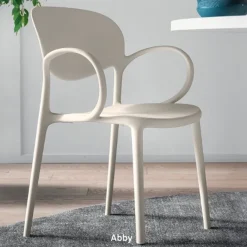 Sedia impilabile con braccioli Abby - Connubia